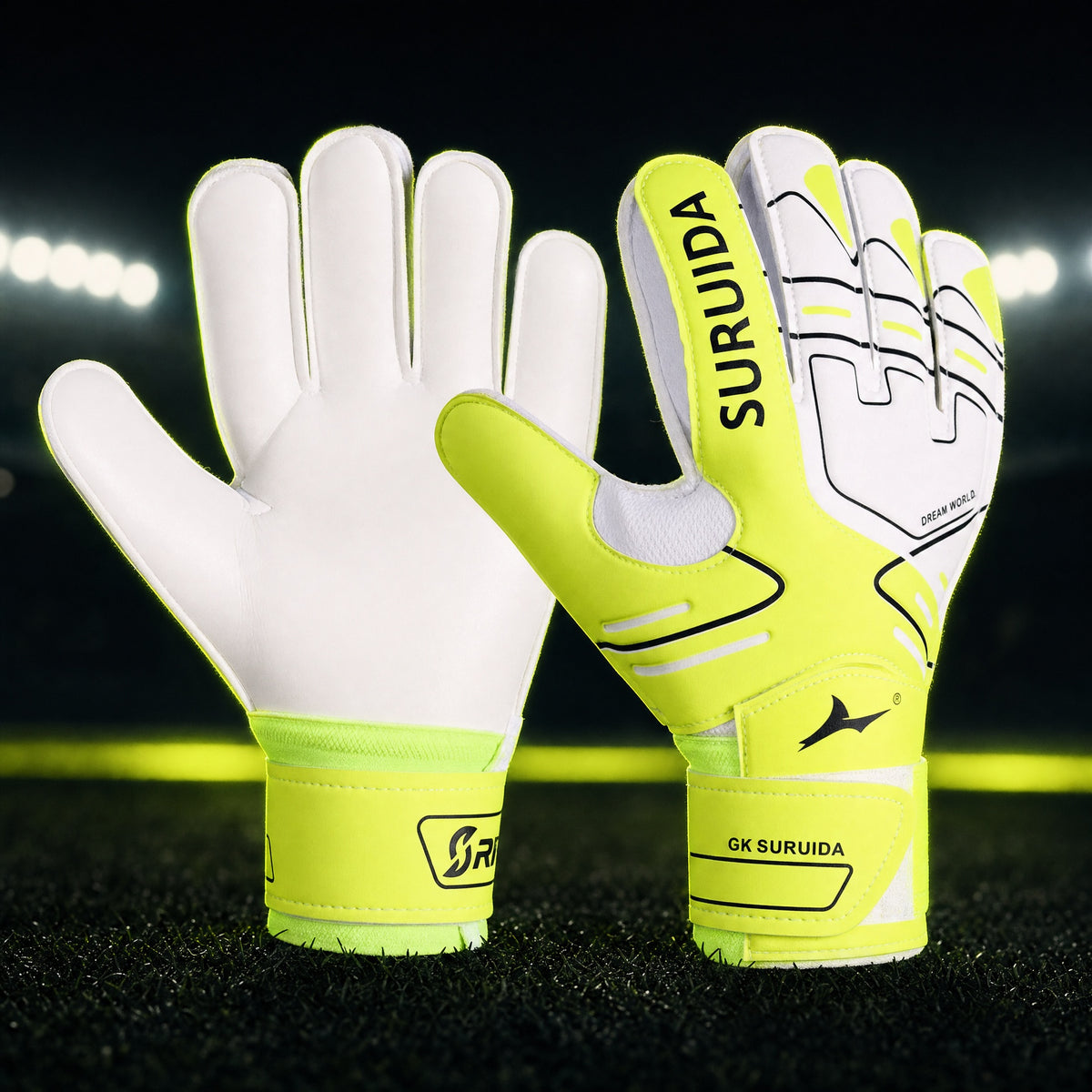 Thickened Goalie Training Gloves — Eleven Squad professional product photo